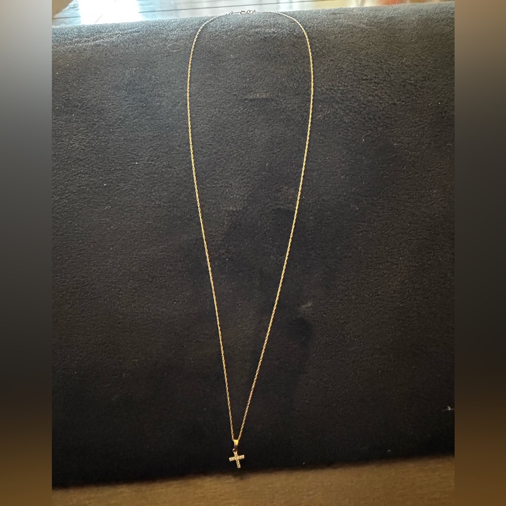 14k Gold necklace with cross